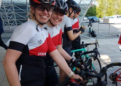 Vrouwenwielrenners brengen luchtkwaliteit Vuelta parcours in beeld